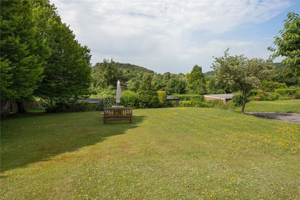 Property photo 2 of 17 Picture No. 12