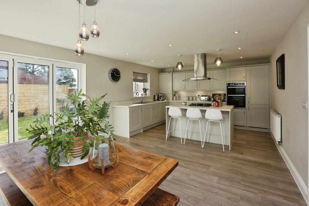 Property photo 3 of 17 Pbox-Img.Jpg