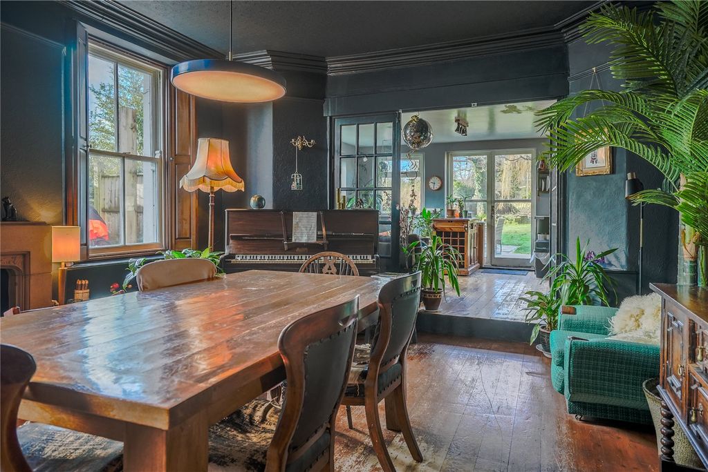 Property photo 3 of 18 Dining Room