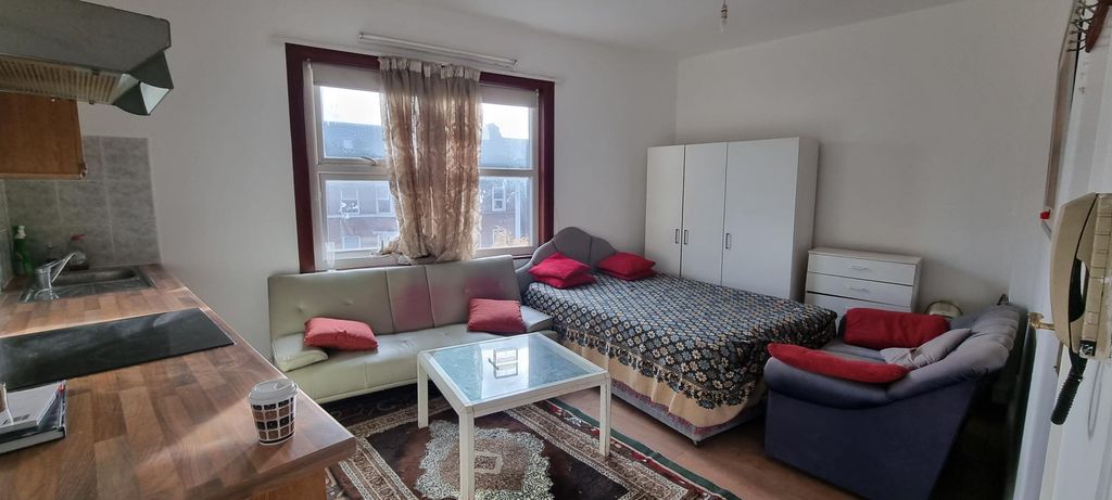Property photo 1 of 3