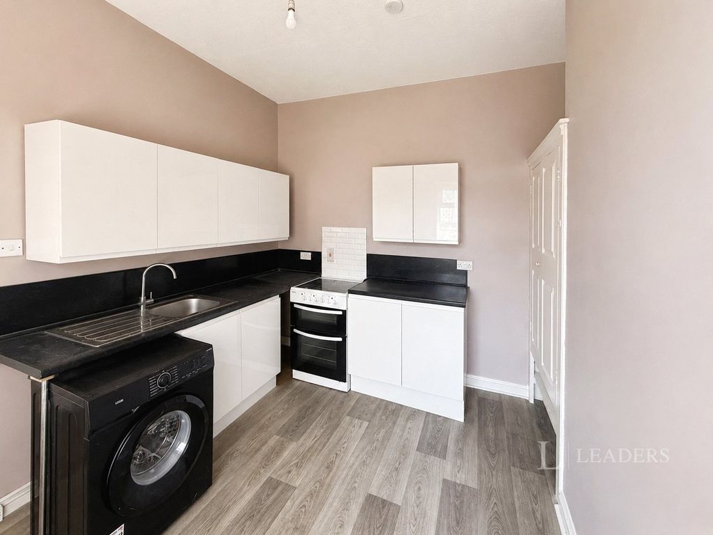 Property photo 2 of 10 Picture No. 12