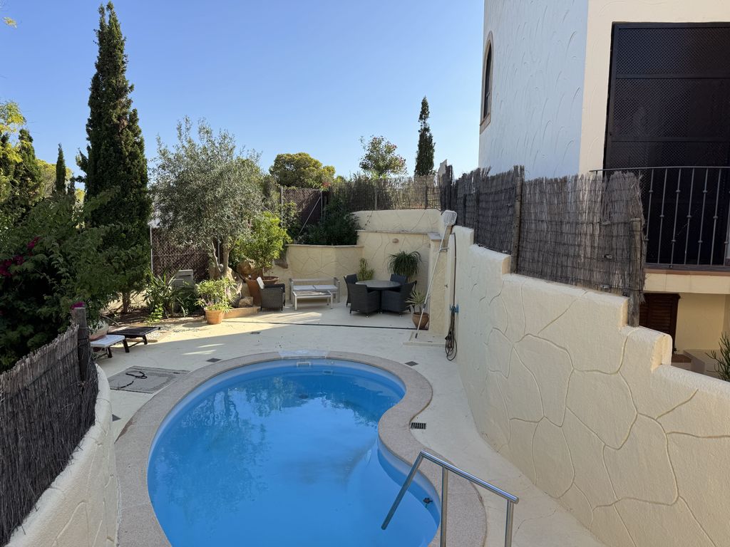 Property photo 3 of 19 71663 002.Jpg