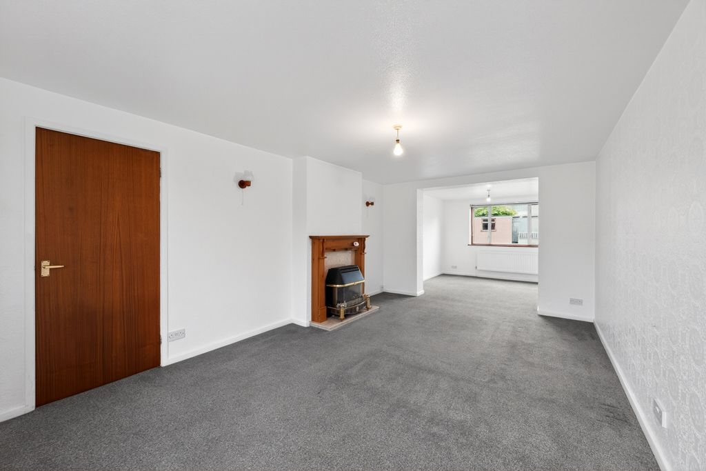 Property photo 3 of 15 Living Room