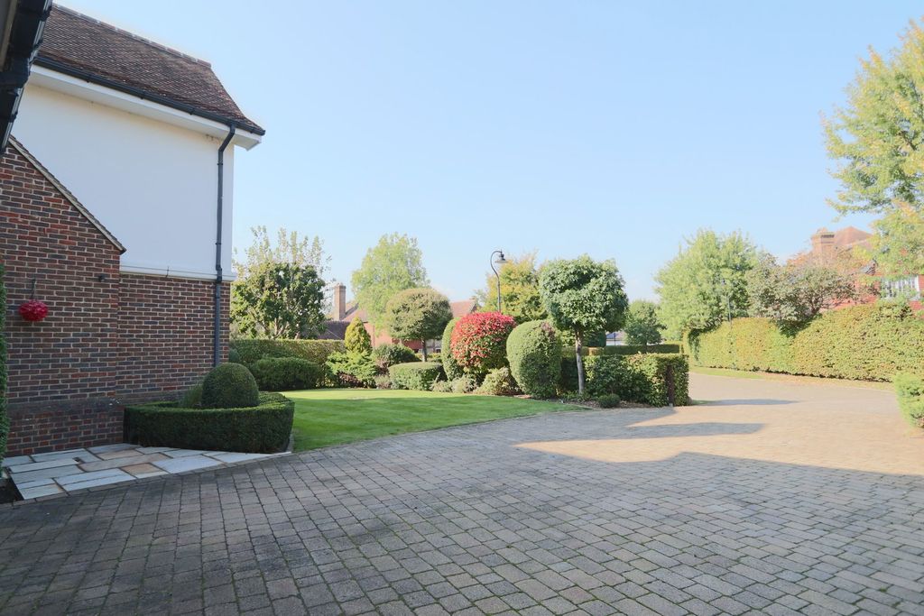 Additional image 31 of 5 bed detached house for saleHine Close, Coulsdon CR5