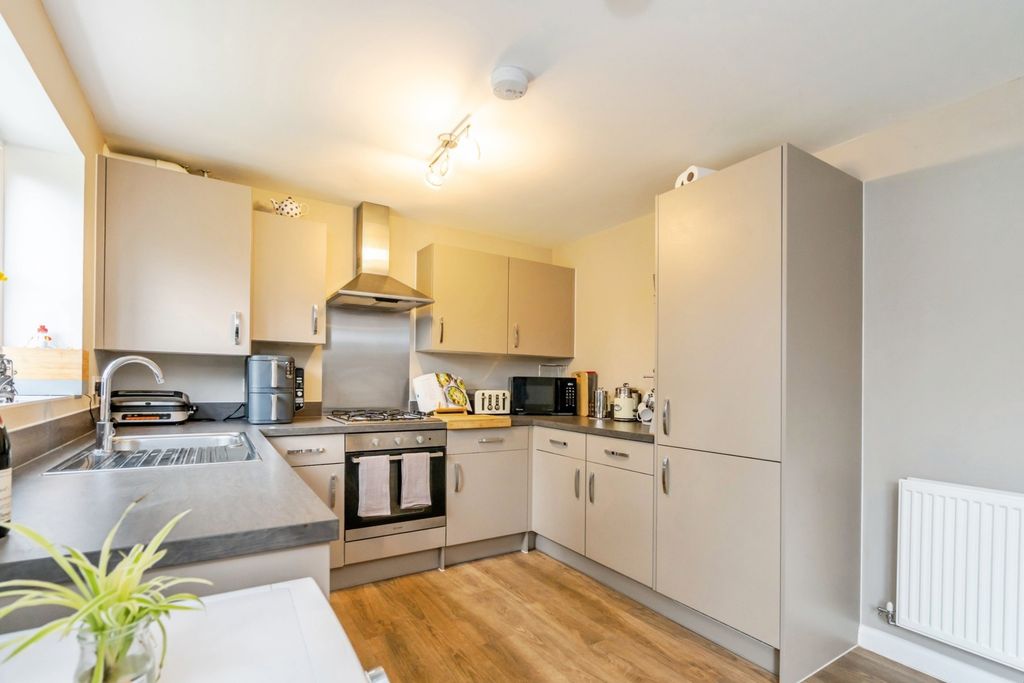 Property photo 3 of 11 Pbox-Img.Jpg