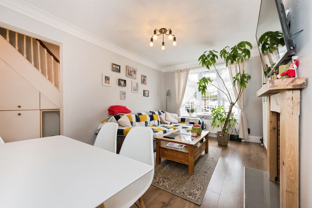 Property photo 3 of 16