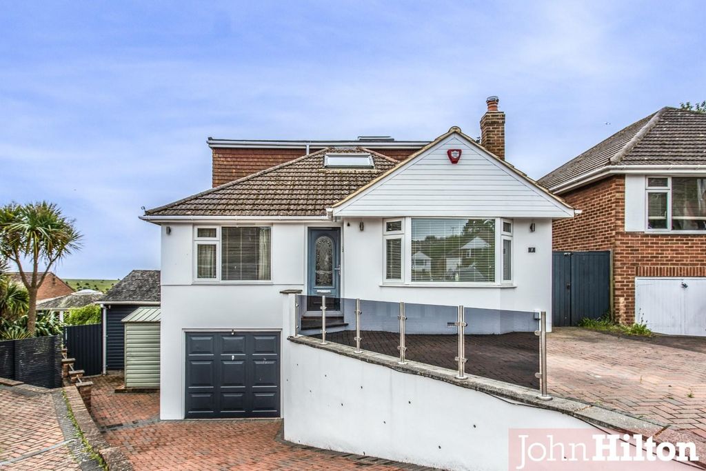 Property photo 1 of 25 Burnham Close2.Jpg