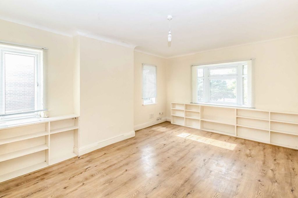 Property photo 1 of 4