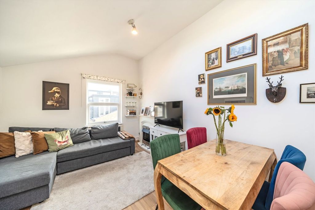 Property photo 2 of 5