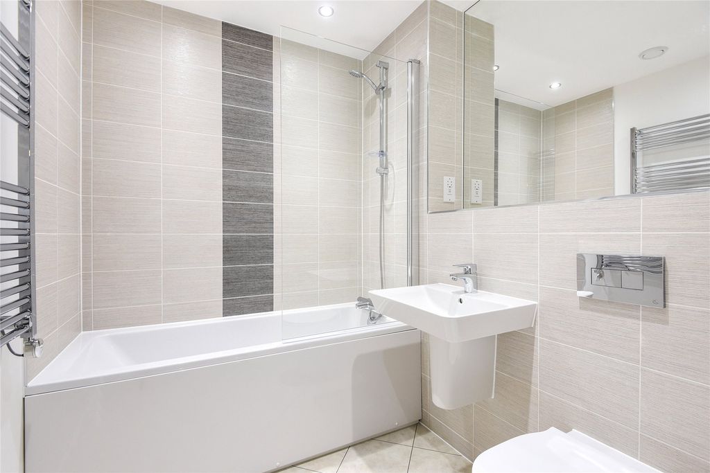 Property photo 3 of 8 Picture No. 06