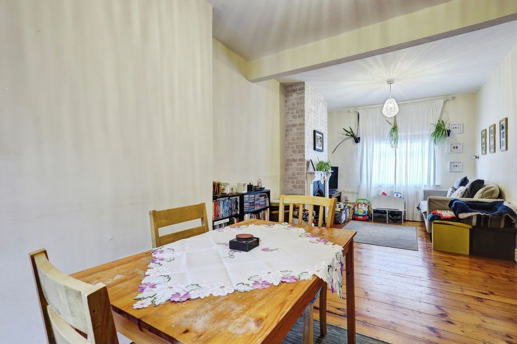 Property photo 3 of 17 Photo