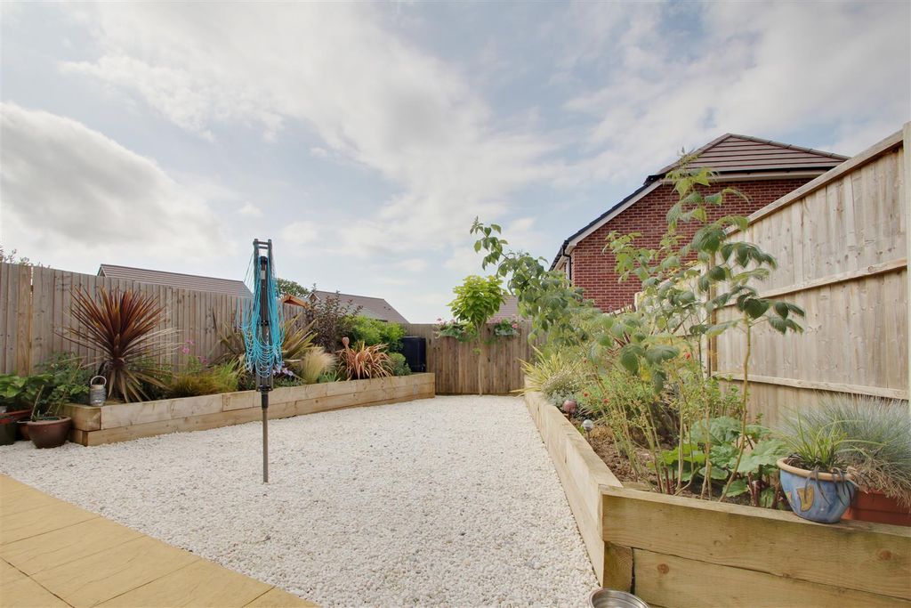 Property photo 2 of 15 External