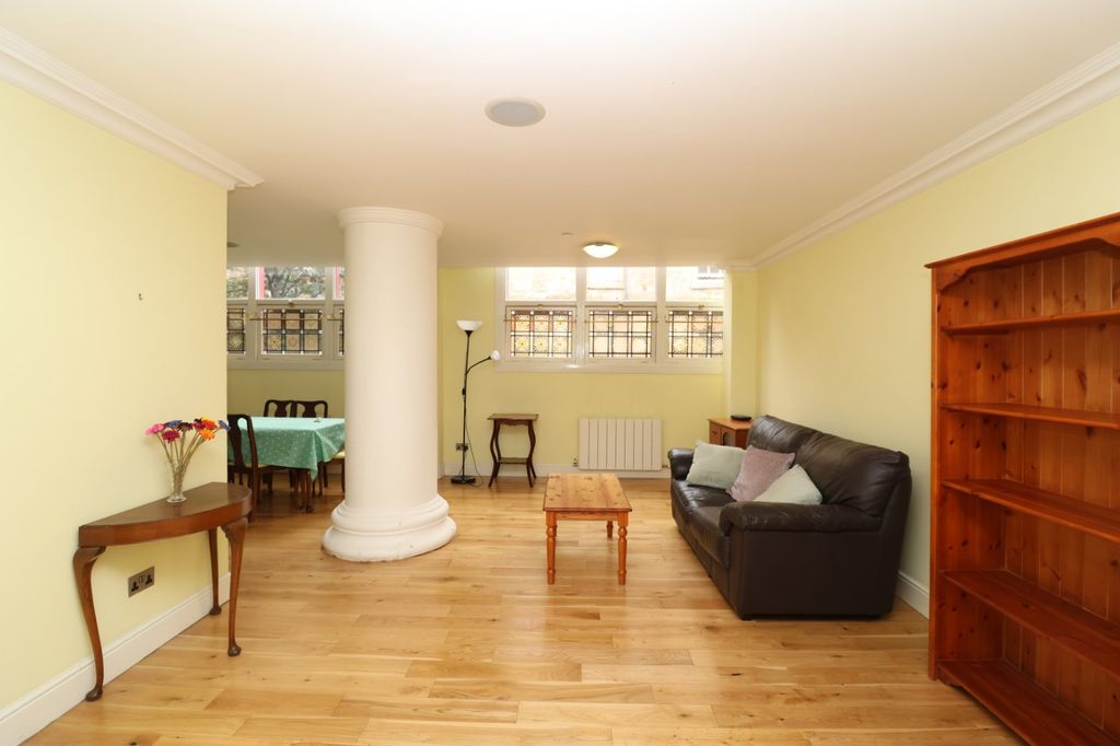 Property photo 3 of 18 Picture No. 02