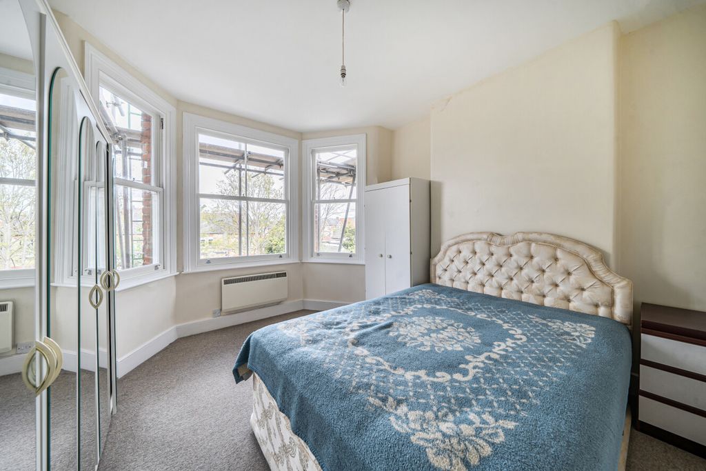 Property photo 2 of 9 1448829-1-69E20Fe...