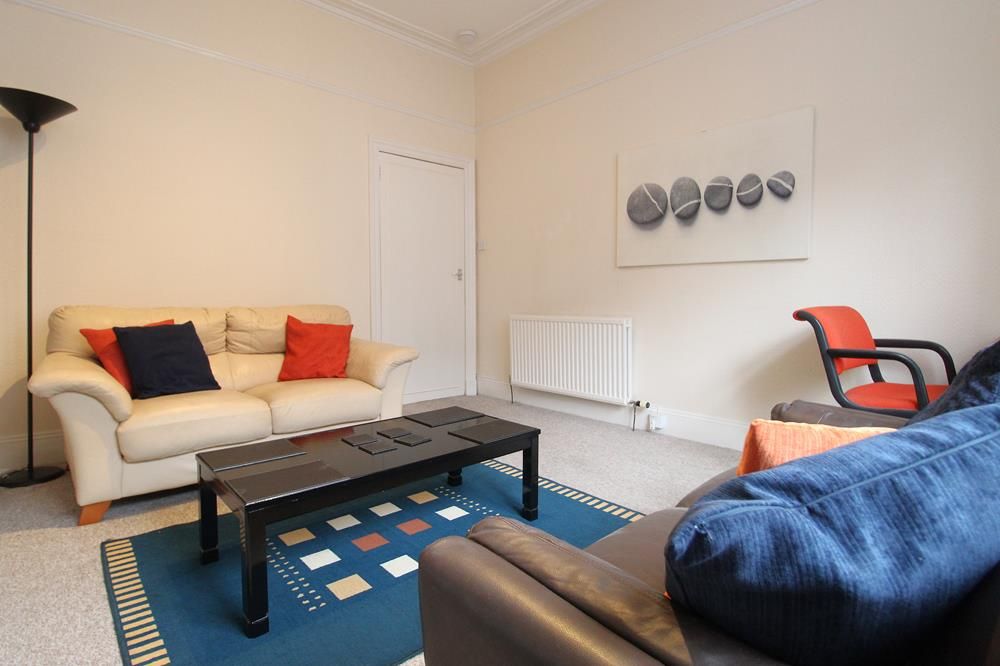 Property photo 2 of 6 Lounge Alt