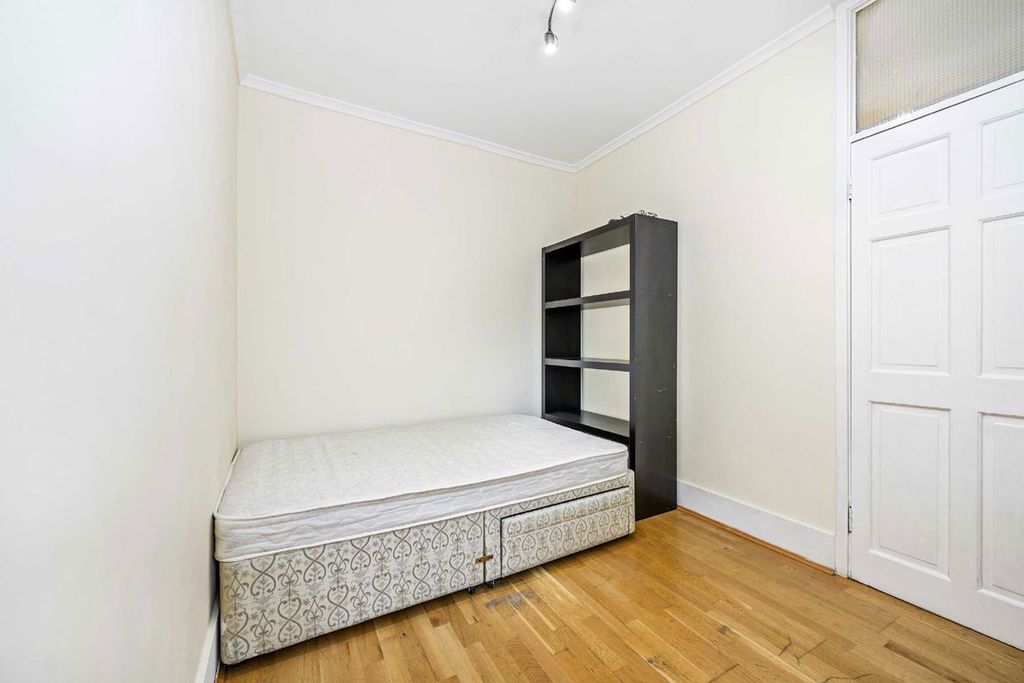 Property photo 3 of 5