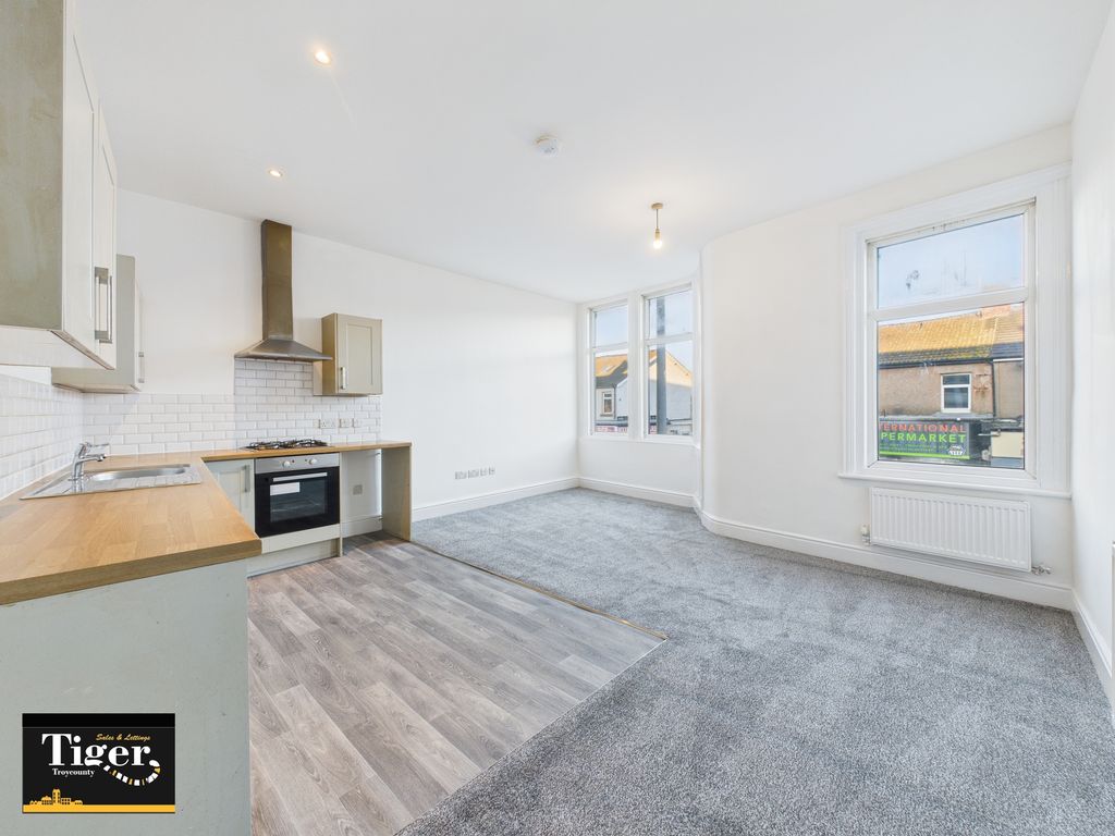 Property photo 3 of 9 Cam03440G0-Pr0469-Still006