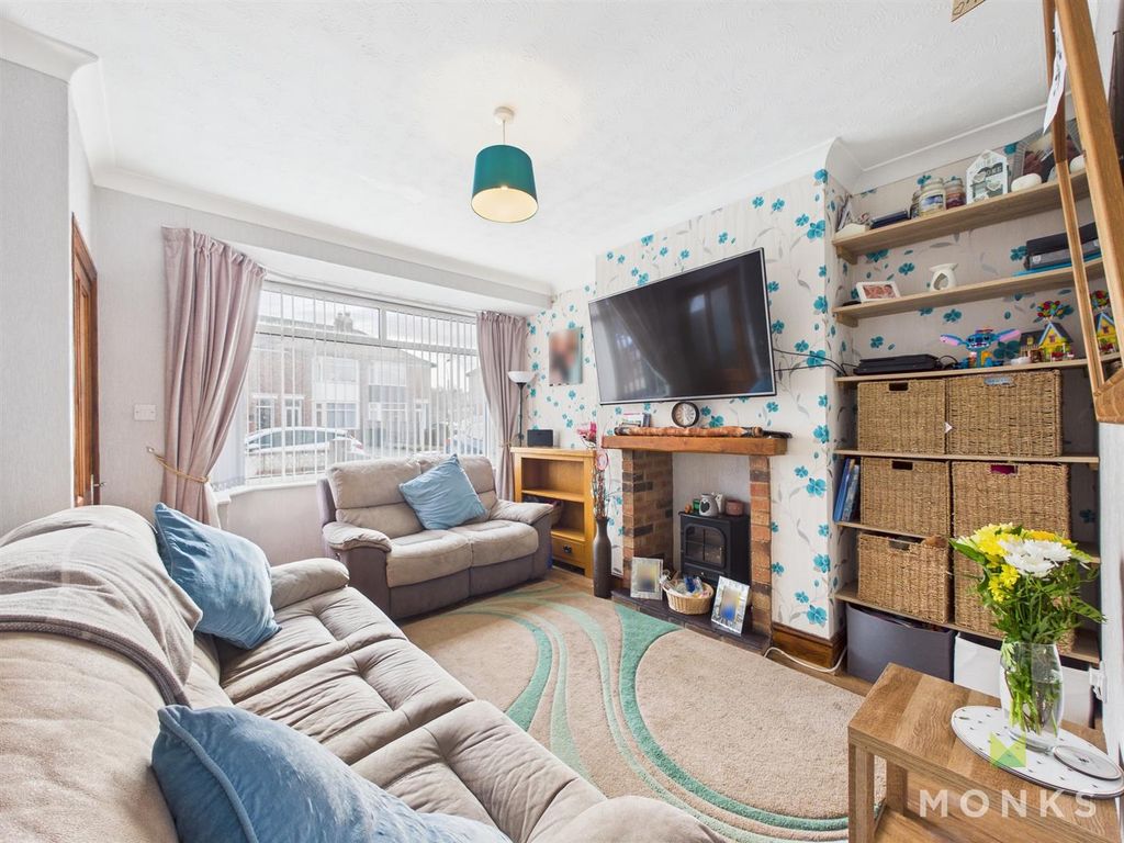Property photo 2 of 13 Cam01348G0-Pr0749-Still008.Jpg