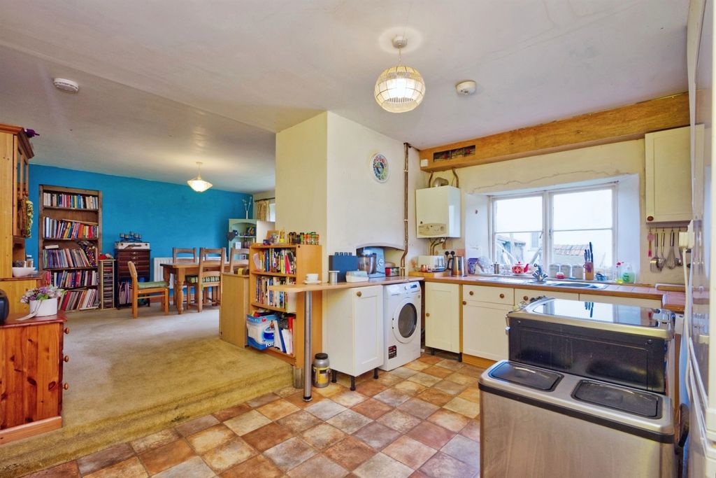 Property photo 3 of 12