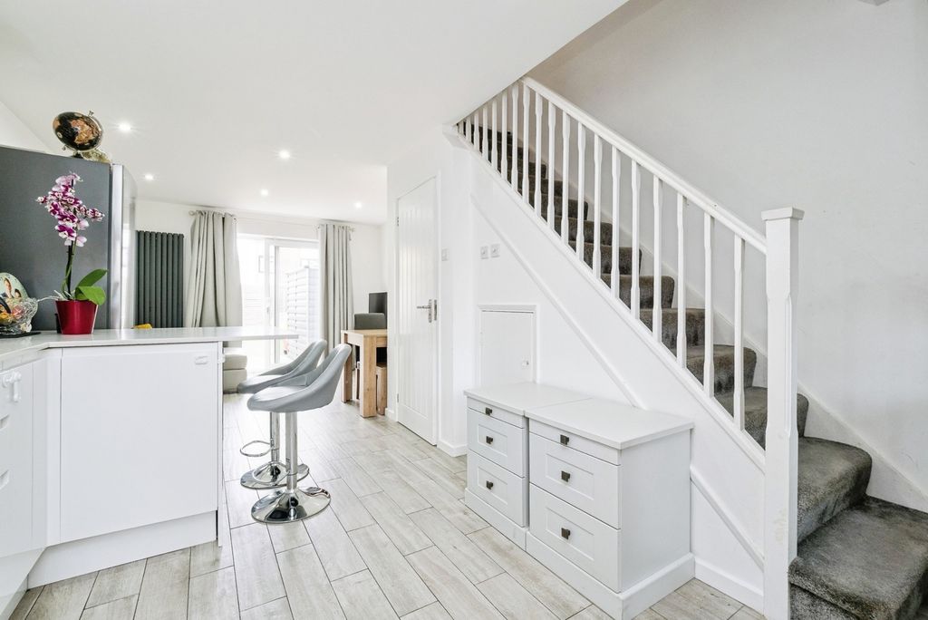 Property photo 2 of 16 Photo