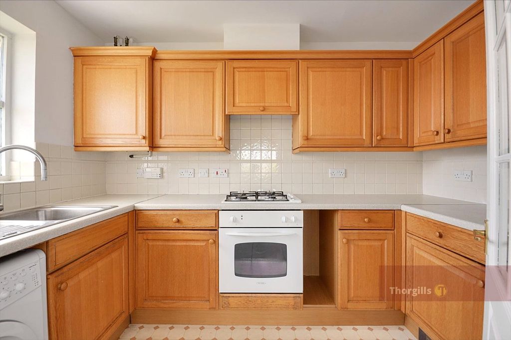 Property photo 2 of 9 Picture No. 28