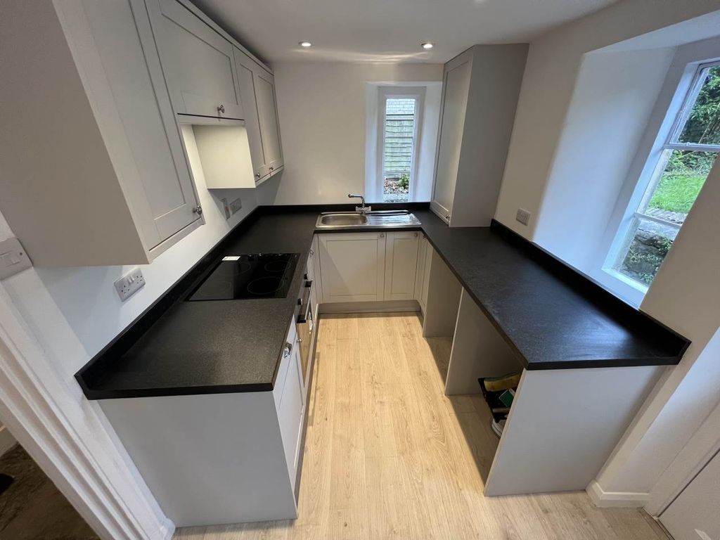 Property photo 3 of 16 Kitchen