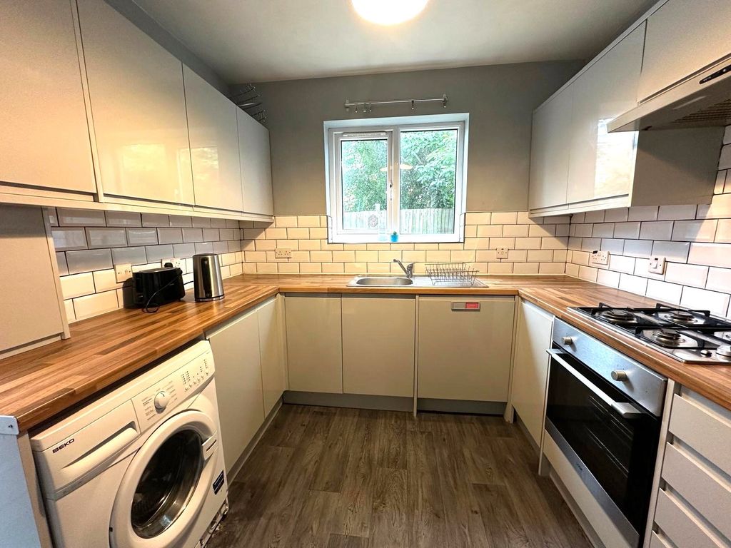 Property photo 3 of 13 Picture No. 11
