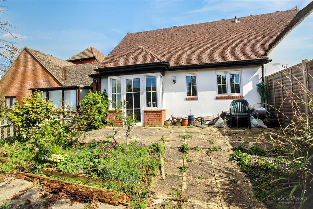 Property photo 2 of 10 Rear