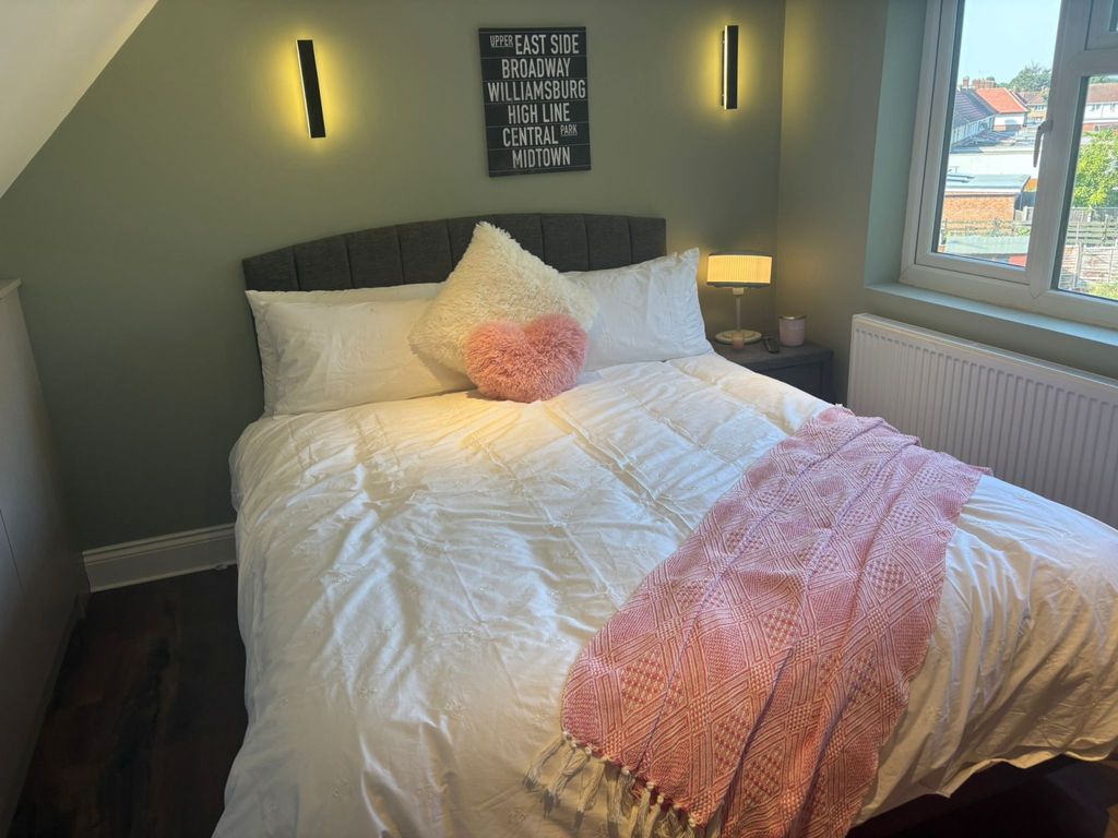 Property photo 1 of 3 Studio To Rent Allendale Avenue