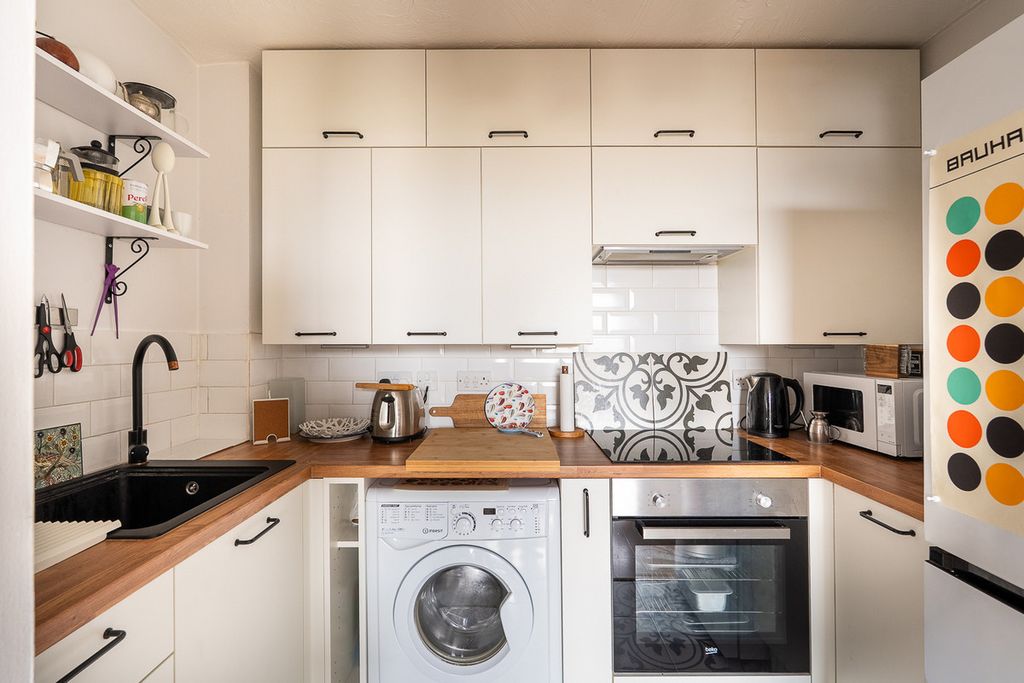 Property photo 3 of 12