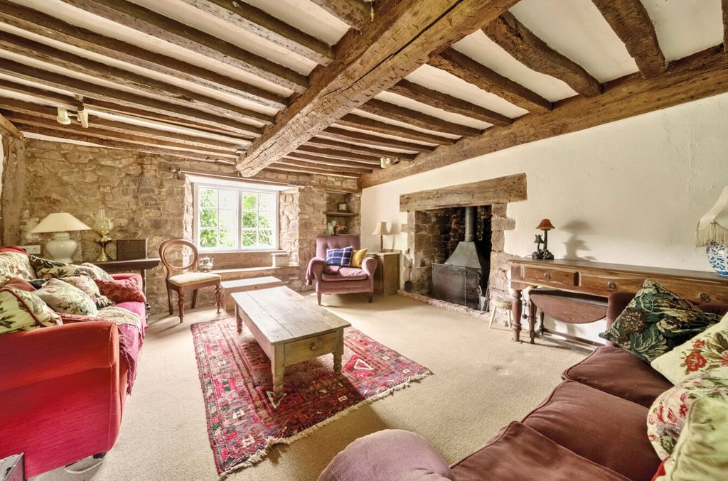 Property photo 2 of 31 Sitting Room