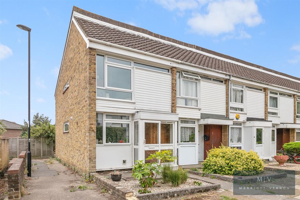 Property photo 1 of 15 Alpine Close 27 MV-15.Jpg