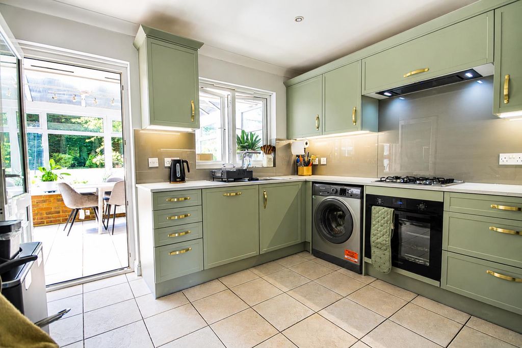 Property photo 2 of 15 Kitchen Gpt 1.Png