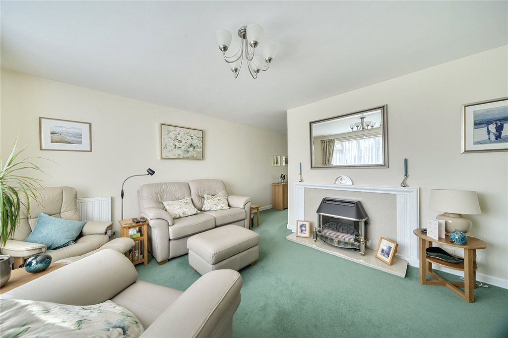 Property photo 2 of 17 Picture No. 21
