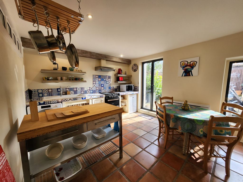 Property photo 3 of 15