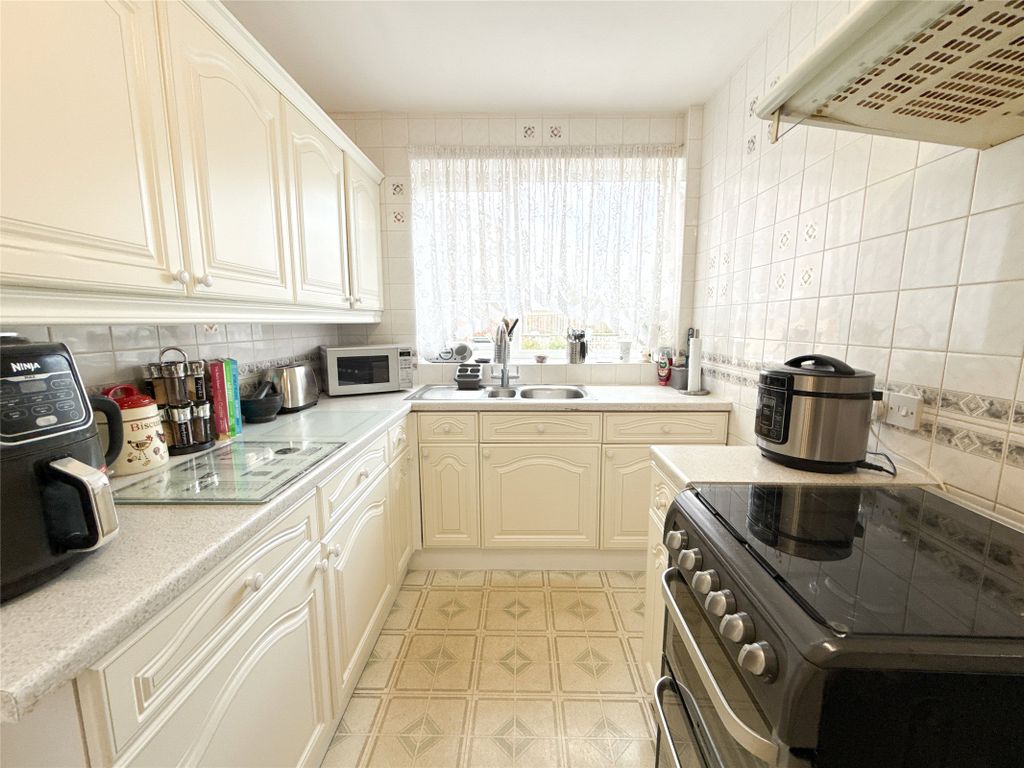 Property photo 3 of 29 Dining Kitchen