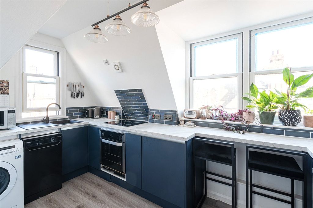 Property photo 2 of 12 Picture No. 22