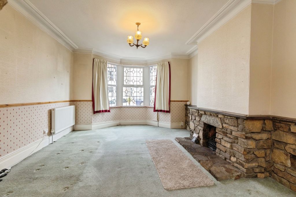 Property photo 3 of 19 Pbox-Img.Jpg