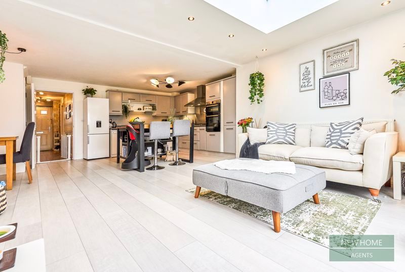 Property photo 3 of 29 Photo 23