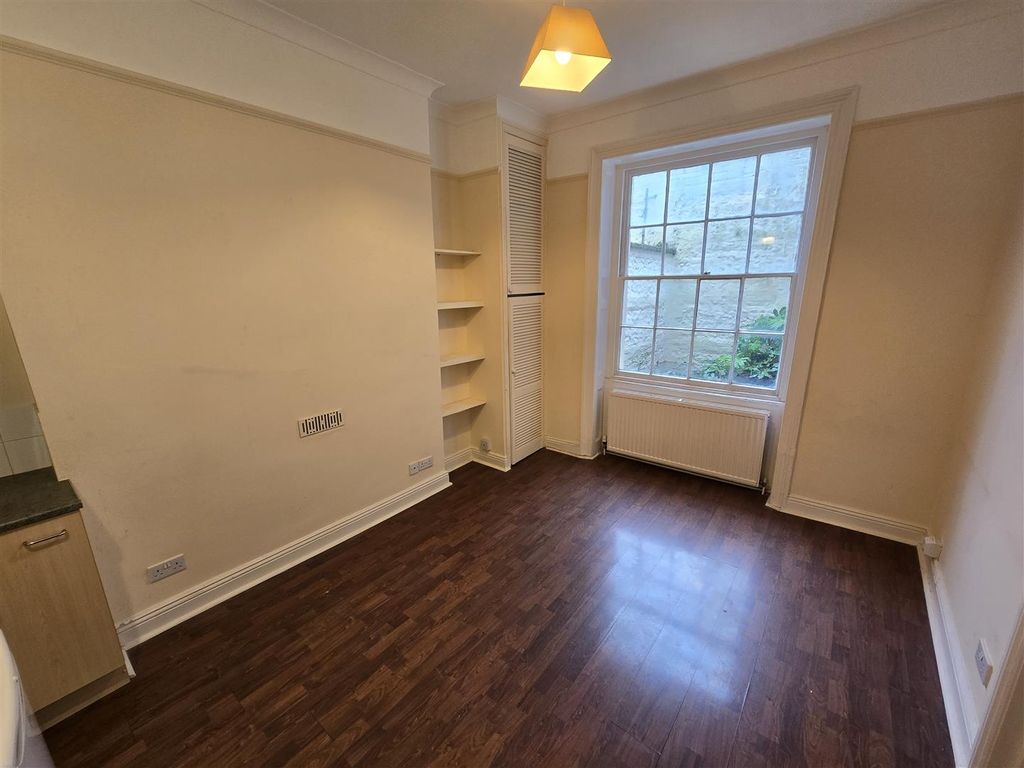 Property photo 2 of 7 Portland Place F3, 10  (7).Jpg