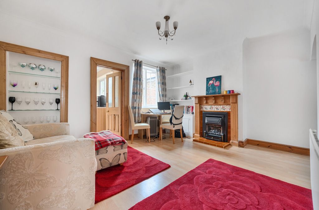 Property photo 3 of 13 1330960-8-688B44A...
