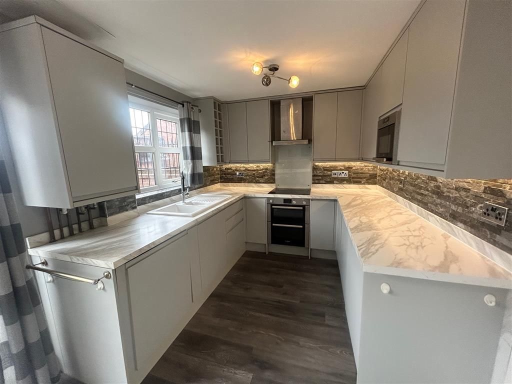 Property photo 2 of 13 Kitchen