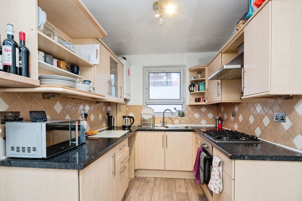 Property photo 3 of 24 Pbox-Img.Jpg