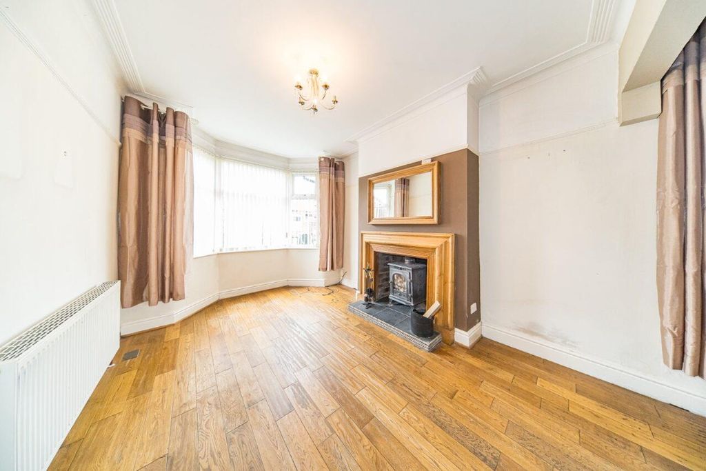 Property photo 2 of 16 41 Old Lane Lounge 2.Jpg