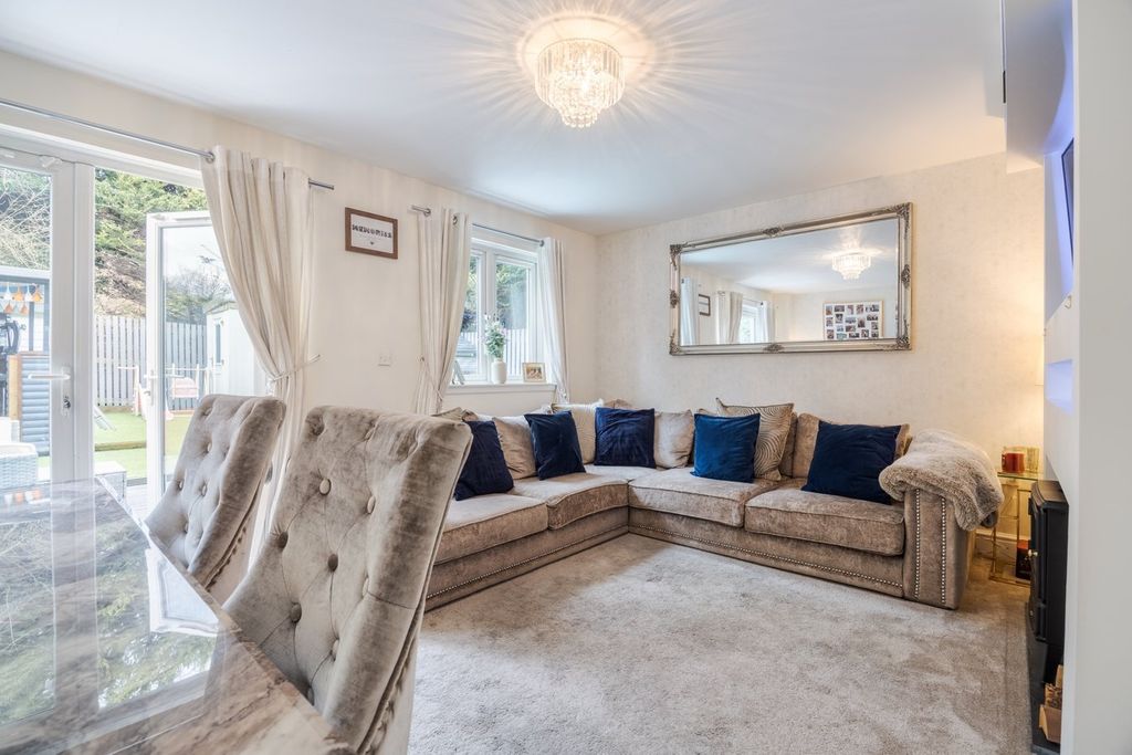 Property photo 2 of 30