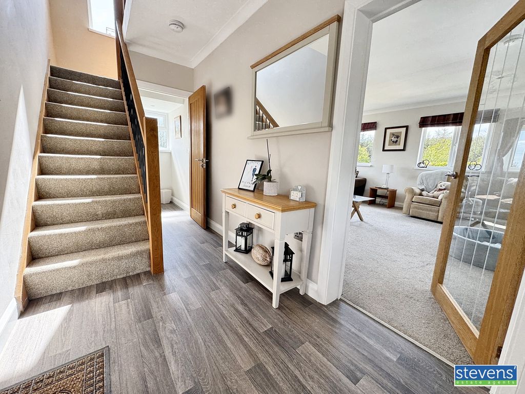 Property photo 3 of 27 Image00033_Blurred