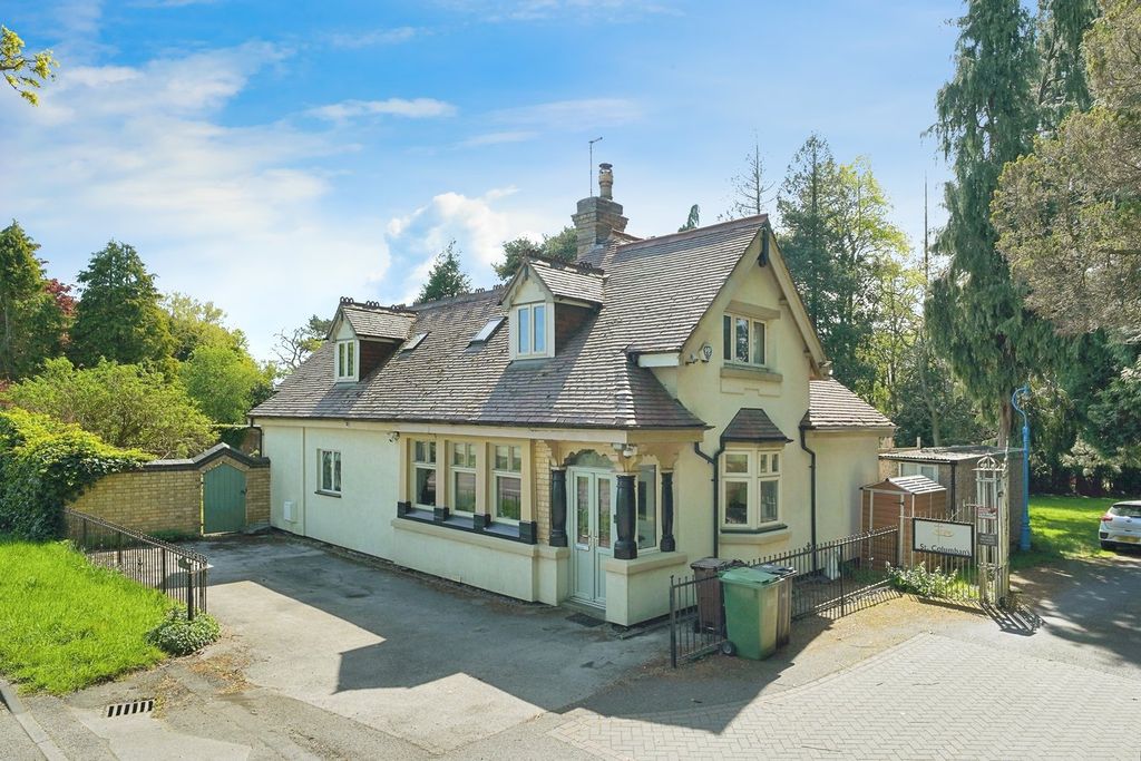 Property photo 1 of 25