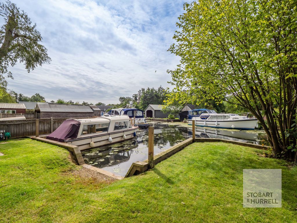 Property photo 2 of 43 Mooring