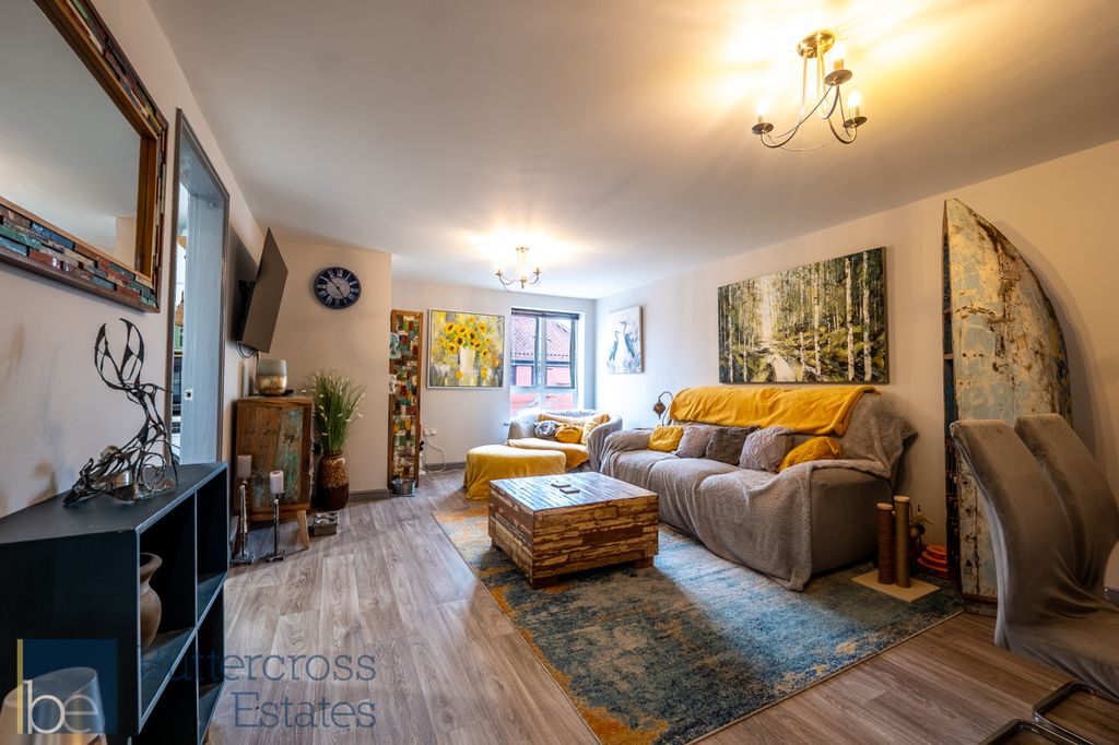 Property photo 2 of 10 Living Room