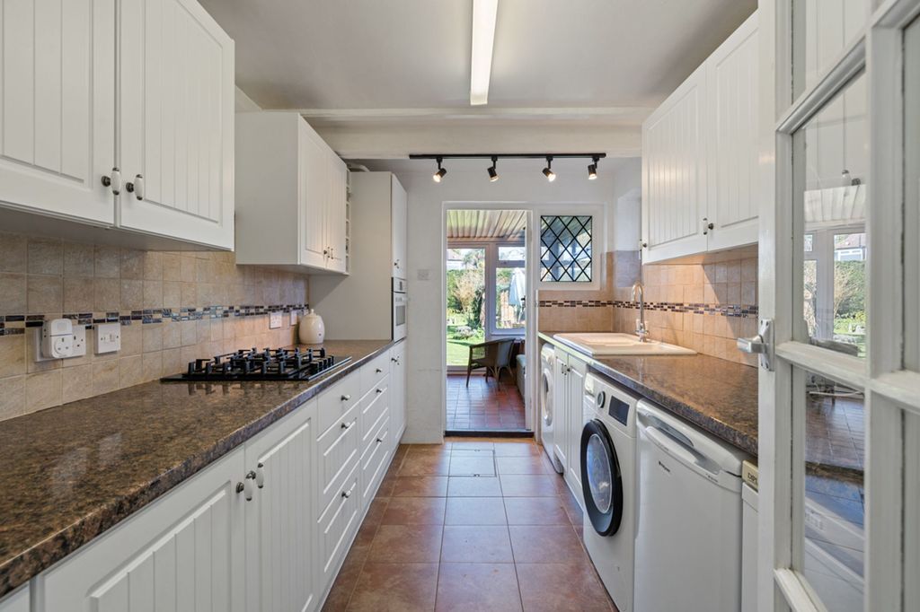 Property photo 3 of 22 Kitchen